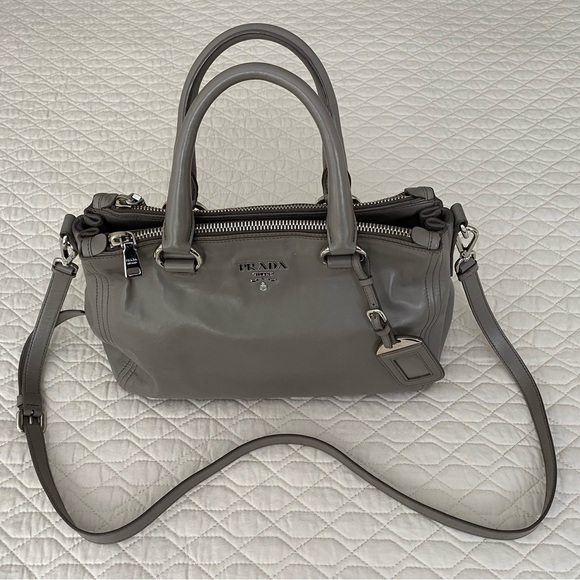 Prada soft leather handbag - Picture 2 of 16